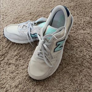 New Balance 311 Sneakers